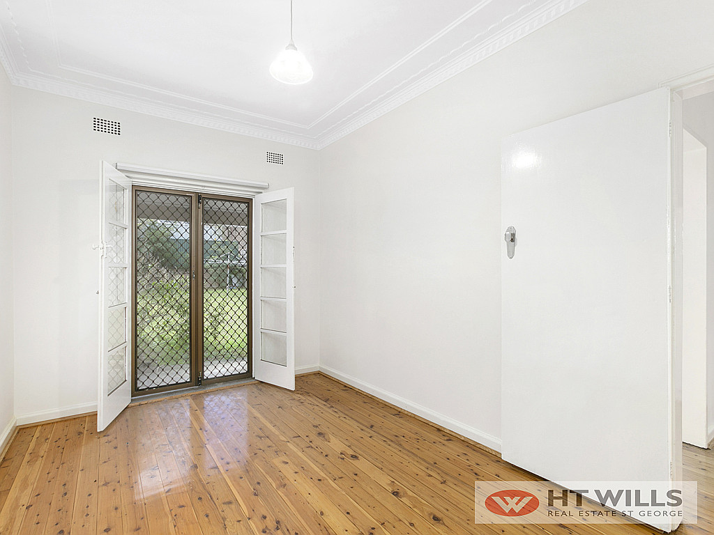 14a Blakesley Rd, Carlton, NSW 2218