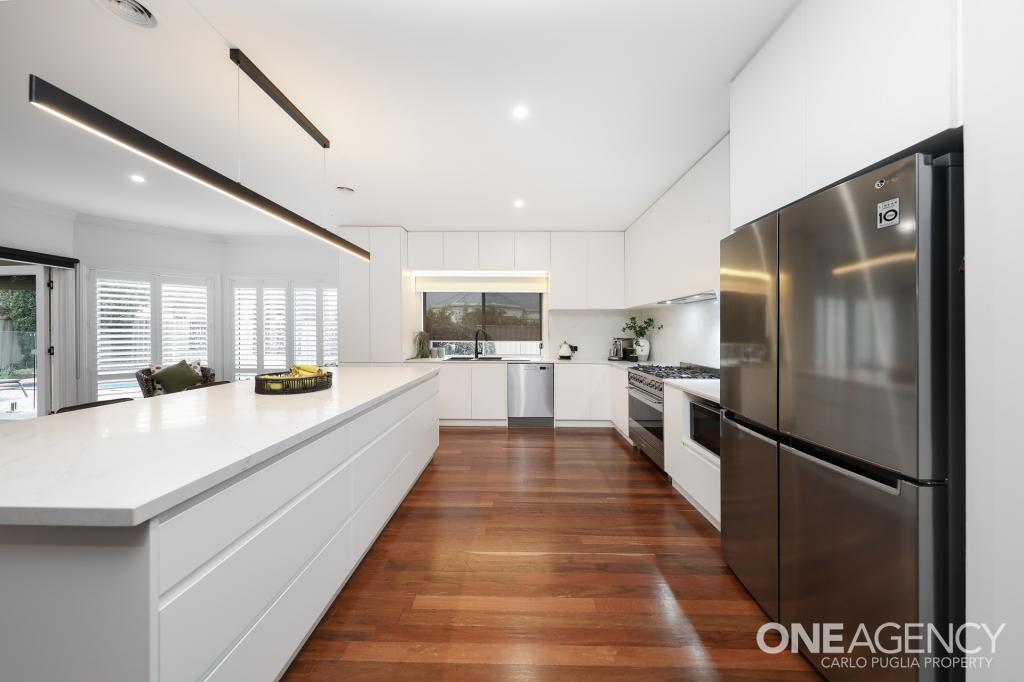 14 Woodbury Ave, Caroline Springs, VIC 3023
