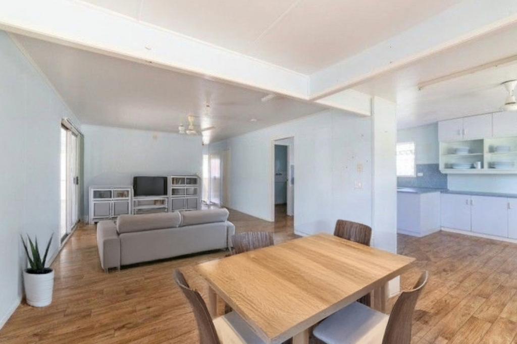 11 Middle Cres, Dysart, QLD 4745