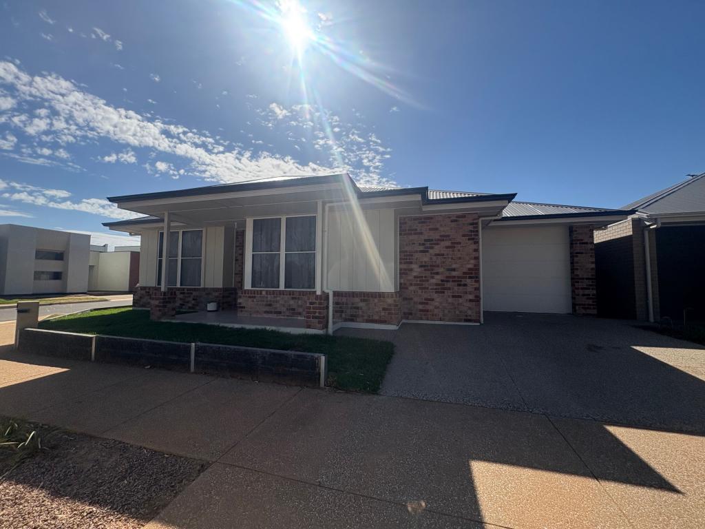 8 Ceravolo St, Andrews Farm, SA 5114