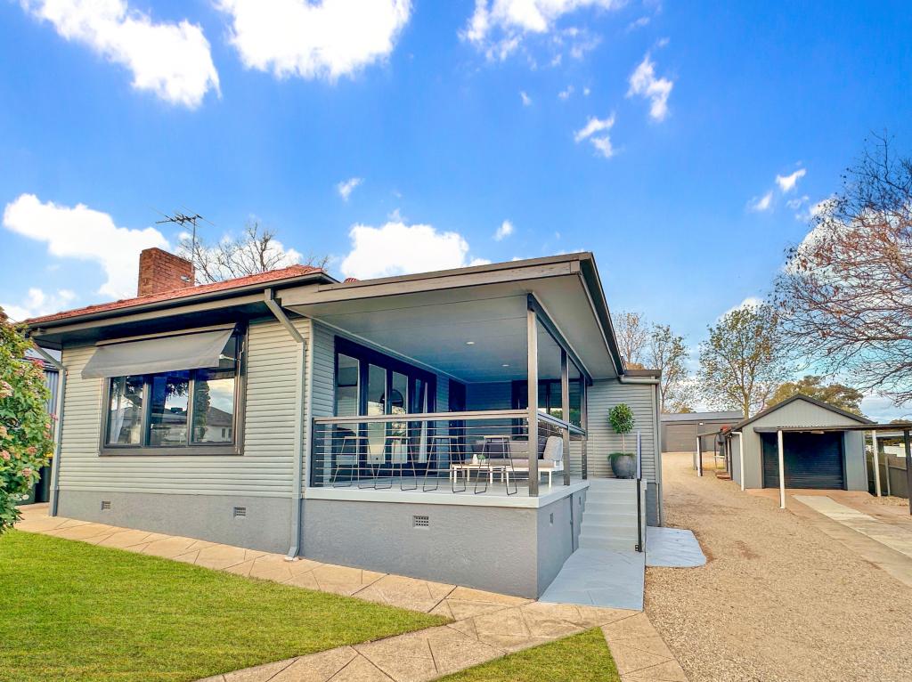 10 Russell St, Young, NSW 2594