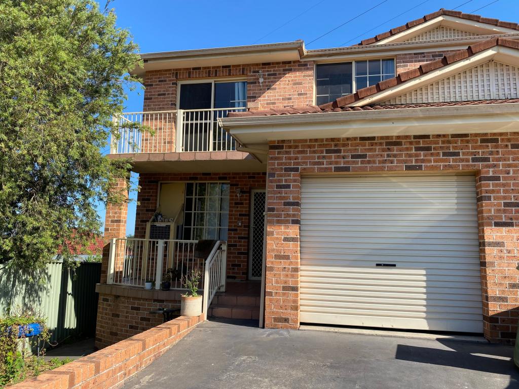 11 Hollydene Cres, Edensor Park, NSW 2176