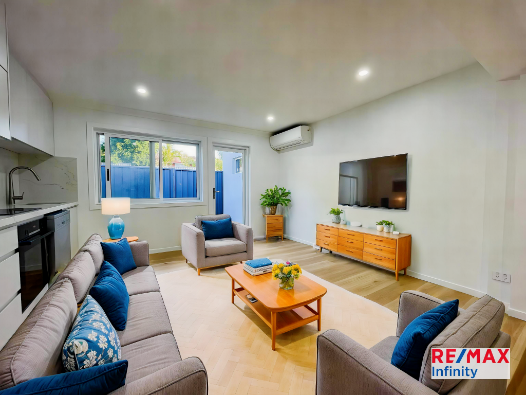 2/11 GREGORY AVE, BAULKHAM HILLS, NSW 2153