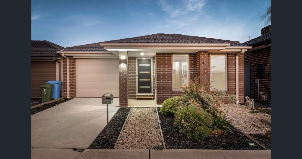 27 Orleana Way, Clyde North, VIC 3978