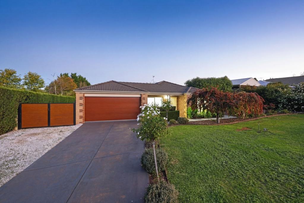 3 Clover Ct, Romsey, VIC 3434