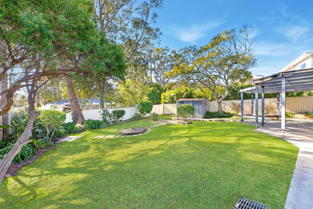 24 Premier Way, Bateau Bay, NSW 2261