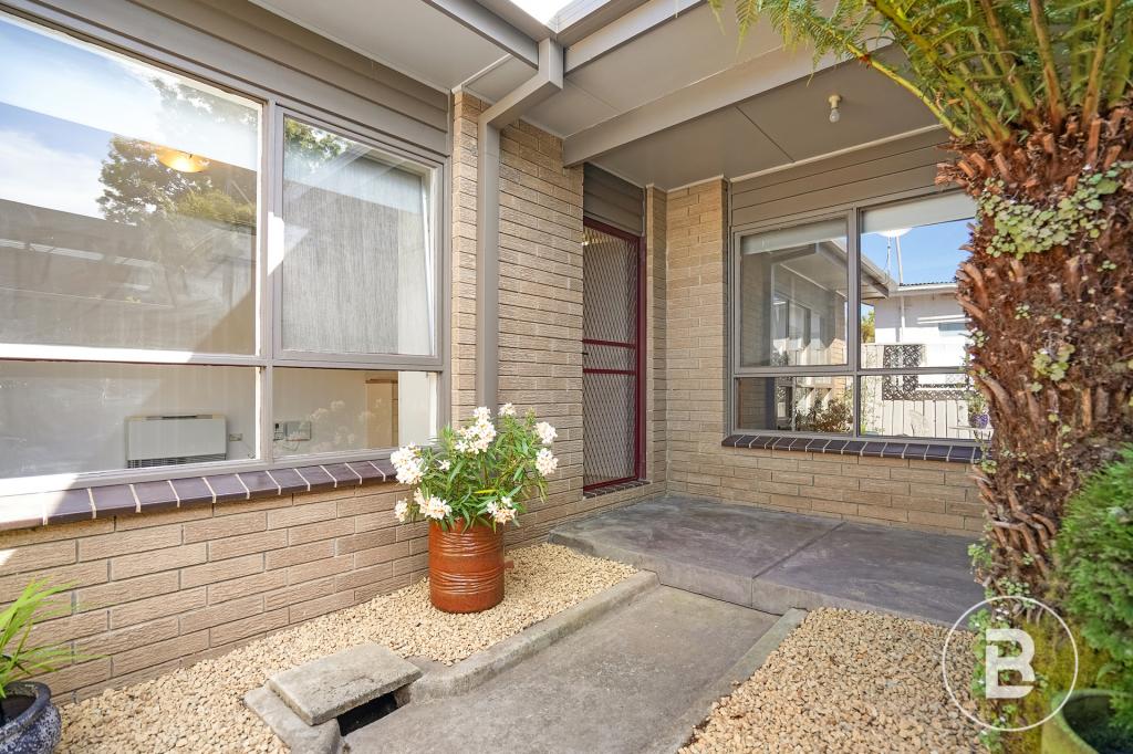 2/2 Nightingale St, Newington, VIC 3350