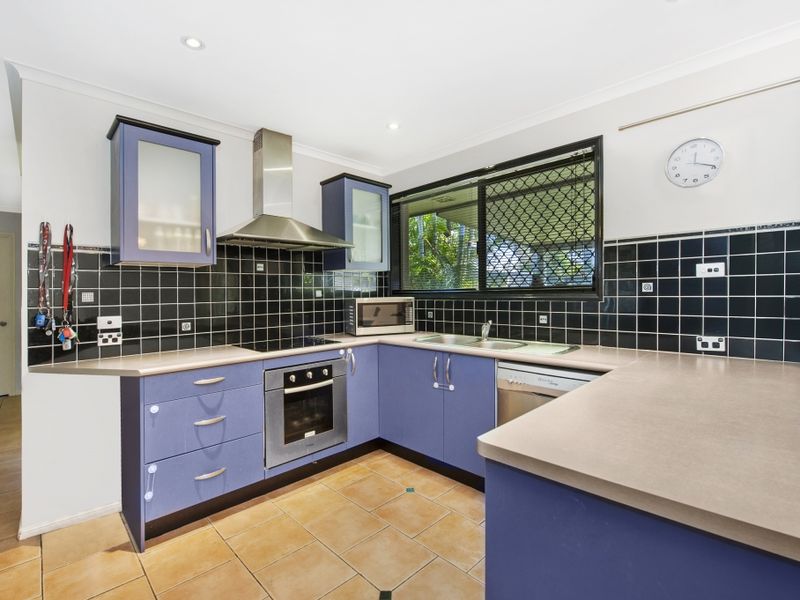 151 Mallawa Dr, Palm Beach, QLD 4221