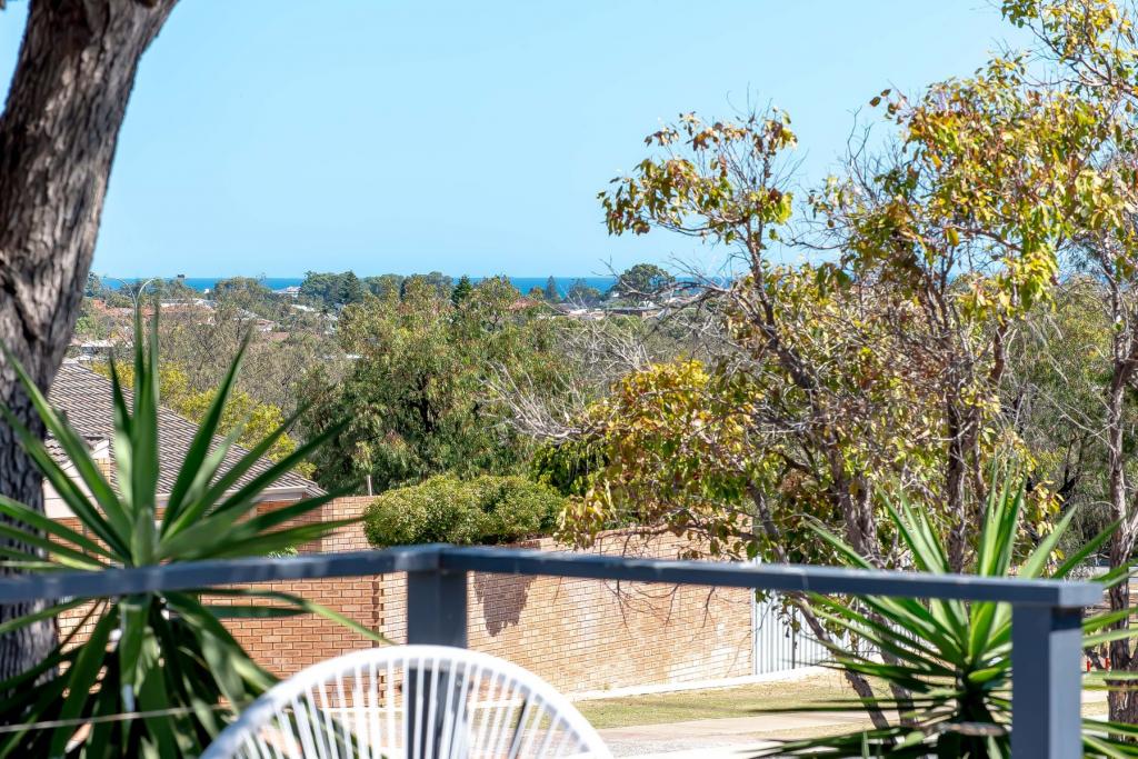 15 Ensign Way, Beldon, WA 6027