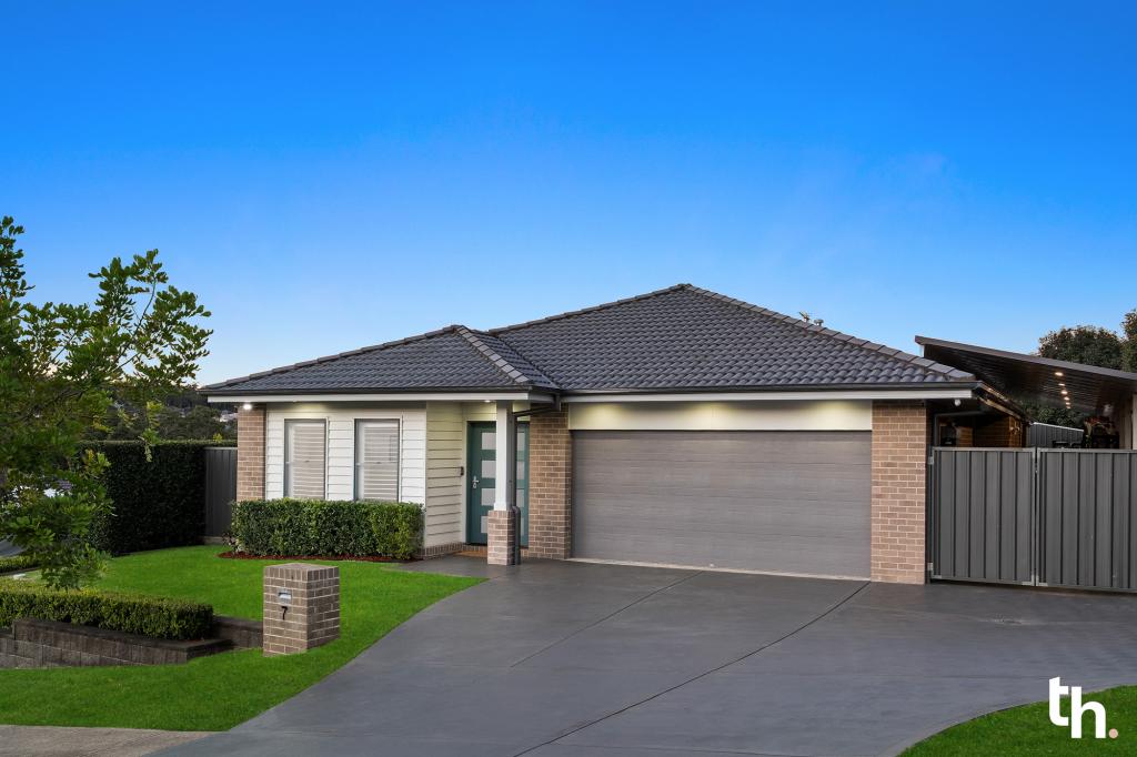7 LUCIA CRST, CAMERON PARK, NSW 2285