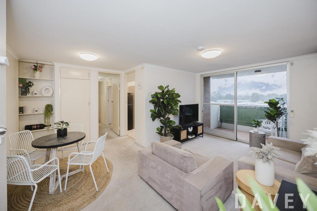72/16 Leeder St, Glendalough, WA 6016