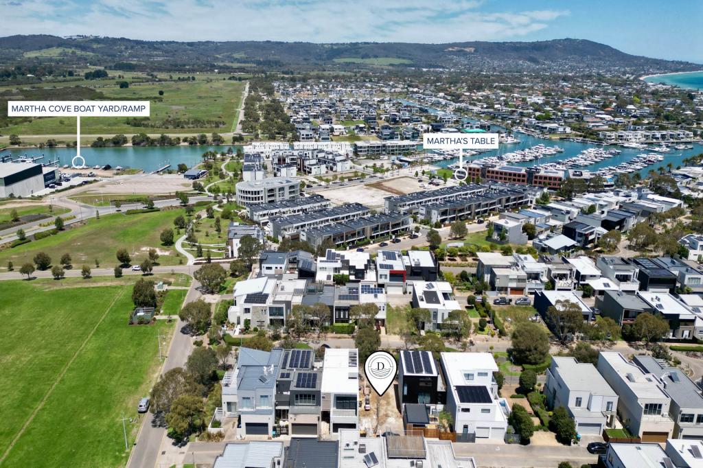 8 Deck Tce, Safety Beach, VIC 3936