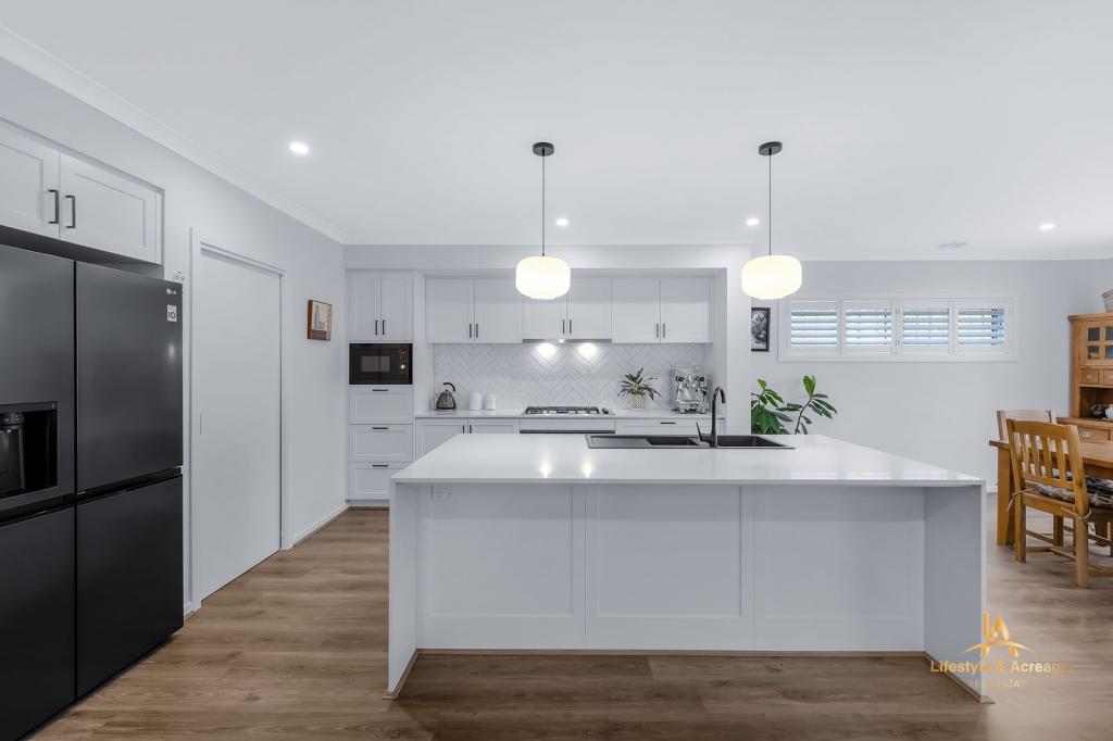 13 Mainstone St, Drouin, VIC 3818