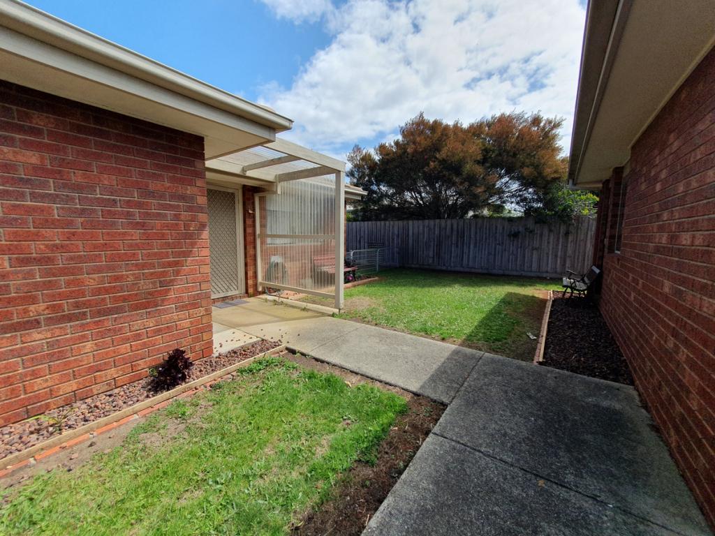 2/16 Narvik Ave, St Leonards, VIC 3223