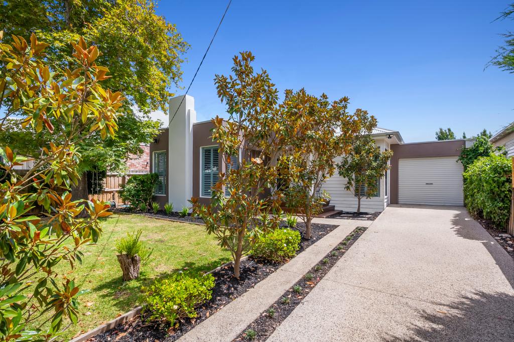 10 Girton Cres, Manifold Heights, VIC 3218