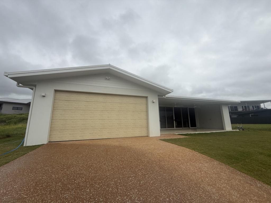 20 Waterfront Tce, Yungaburra, QLD 4884