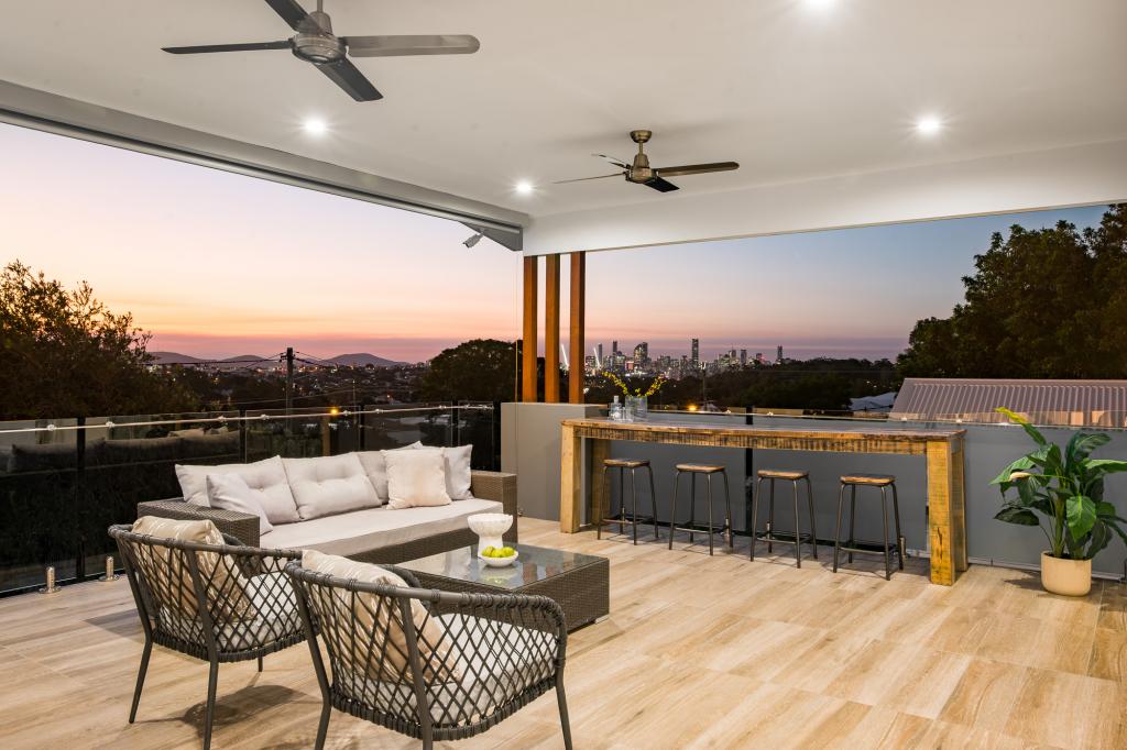 70 Fingal St, Tarragindi, QLD 4121