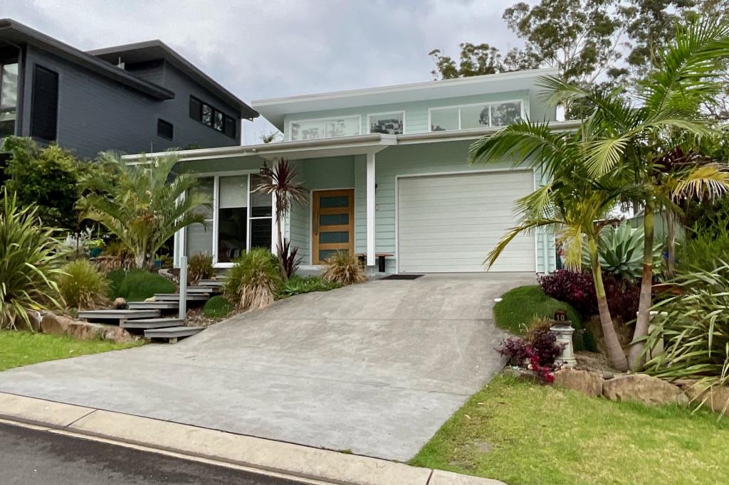 10 Kooyonga Cl, Mollymook Beach, NSW 2539