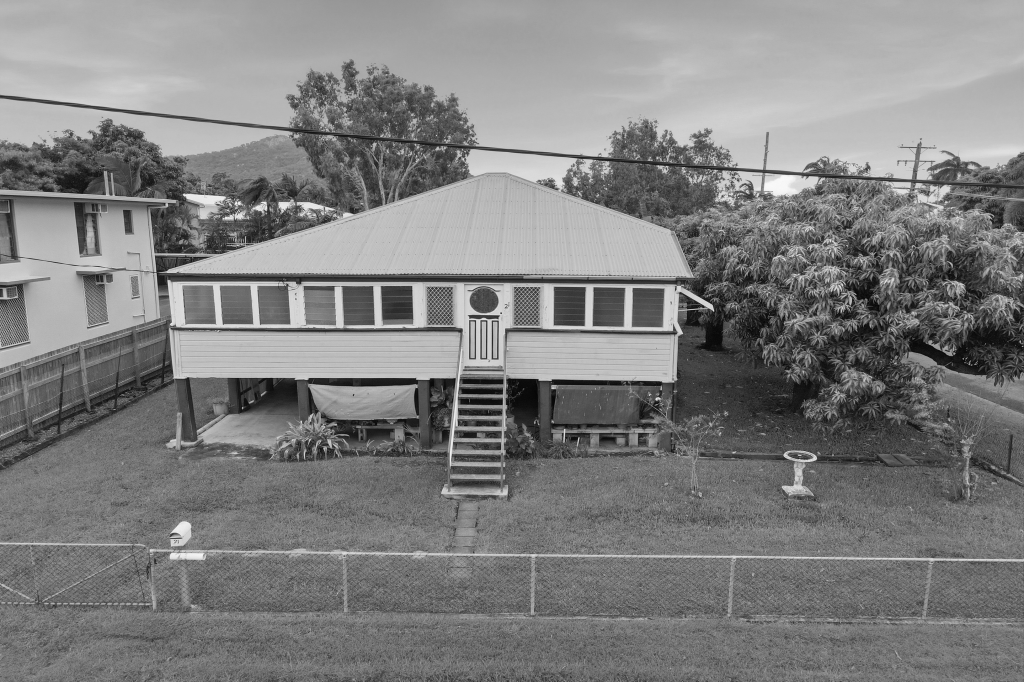 21 Carr St, Hermit Park, QLD 4812