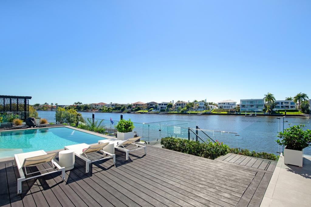 54 Fitzwilliam St, Carrara, QLD 4211