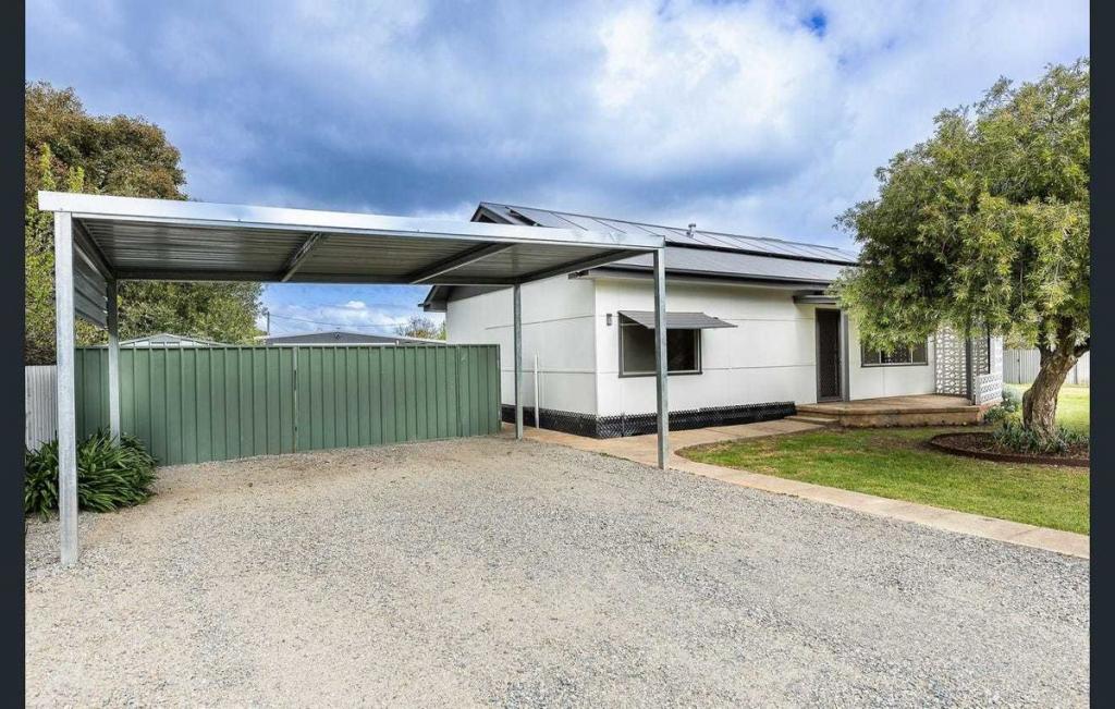 1 Douglas St, Culcairn, NSW 2660