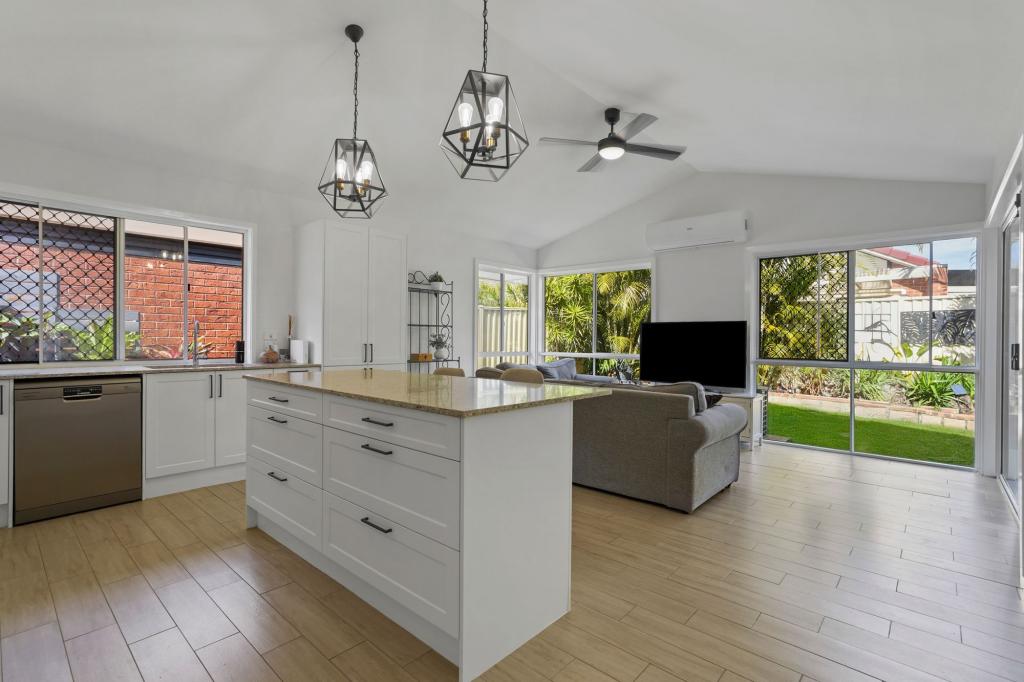 15 Kawana Cres, Cornubia, QLD 4130