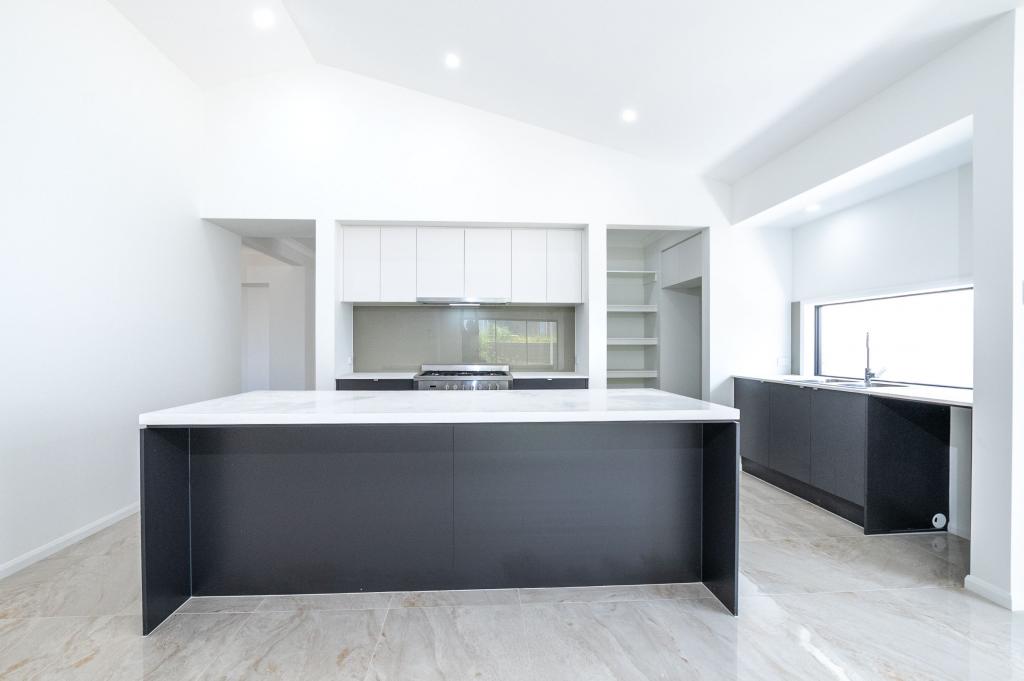 14 PEACH AVE, GREENBANK, QLD 4124