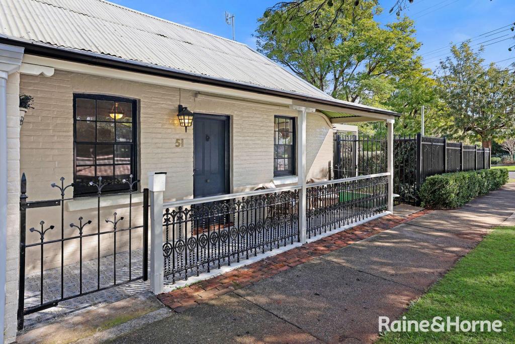 51 UPPER ST, EAST TAMWORTH, NSW 2340