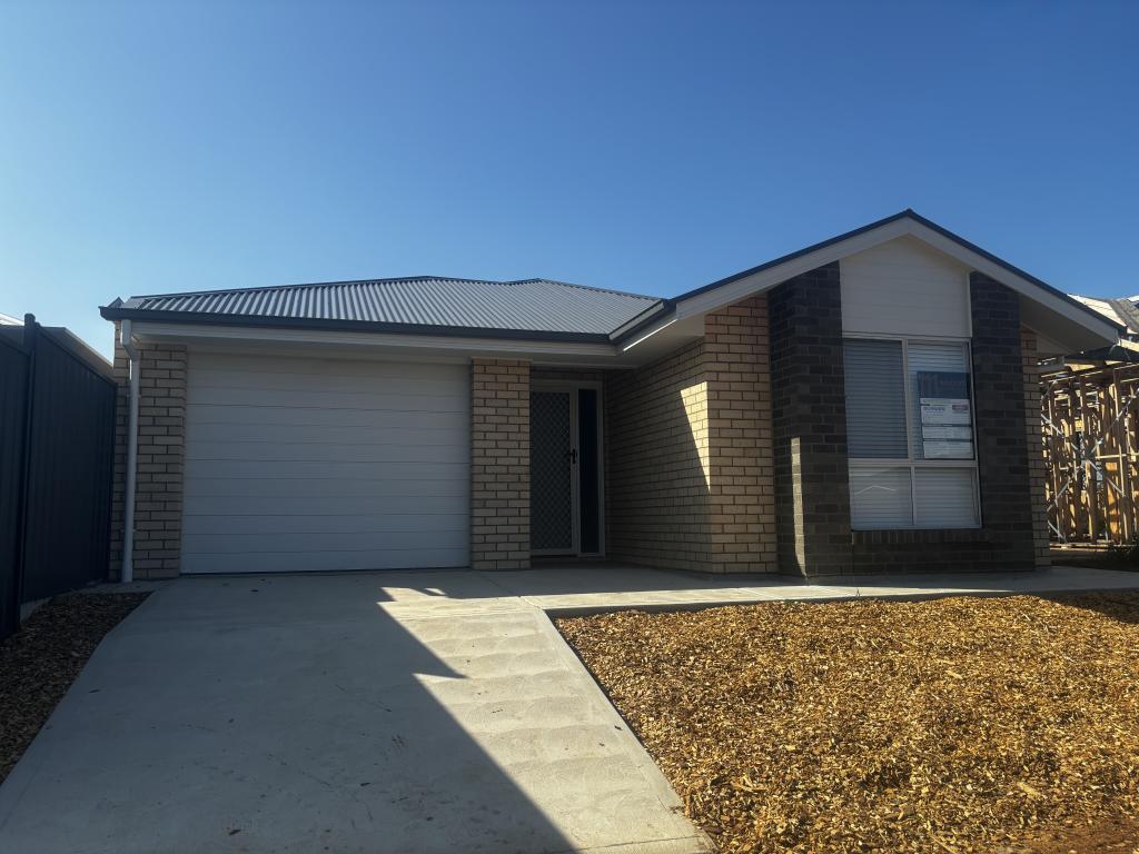 18 Murray Cres, Smithfield Plains, SA 5114