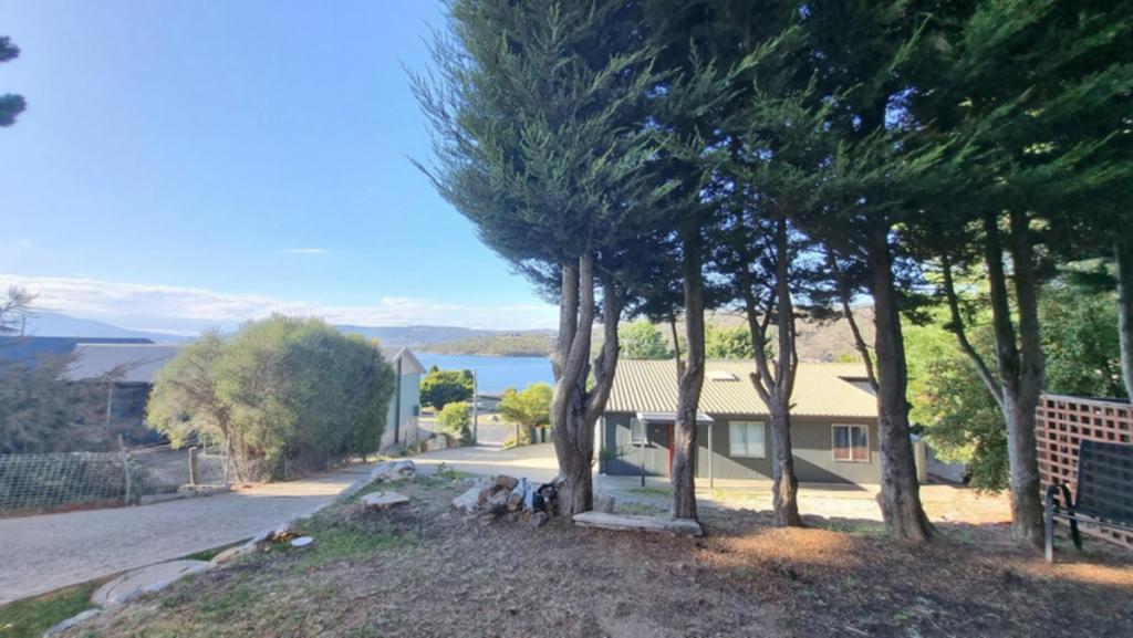 1/6 BANJO PATERSON CRES, JINDABYNE, NSW 2627