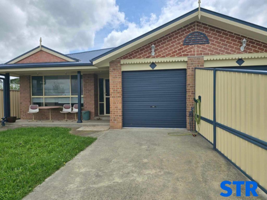 1/10 Stewart St, Tarago, NSW 2580