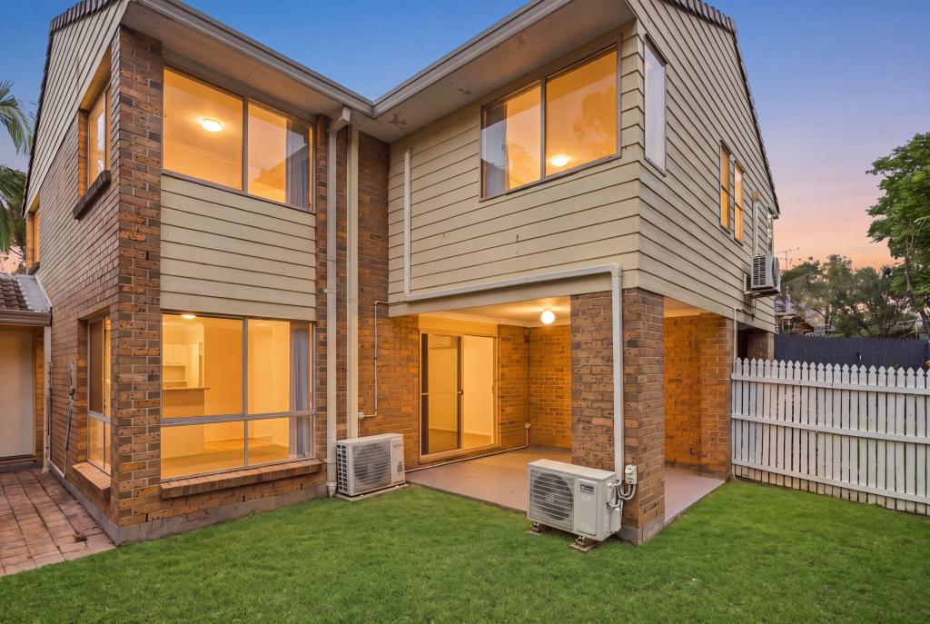 204/641 PINE RIDGE RD, BIGGERA WATERS, QLD 4216