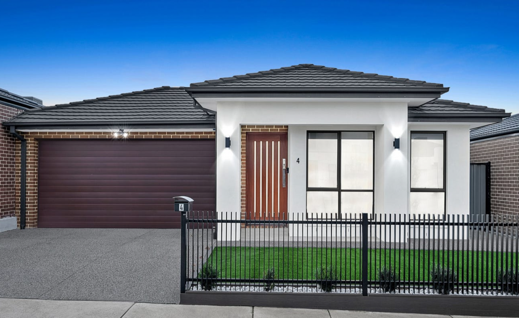 30 BOILERSMITH ST, DONNYBROOK, VIC 3064