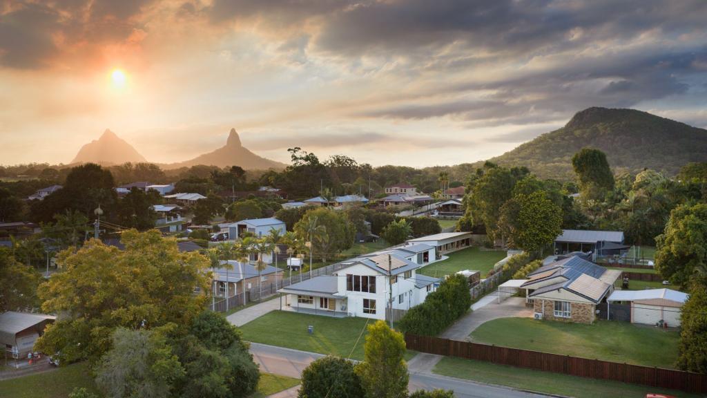 11 Parkview Rd, Glass House Mountains, QLD 4518