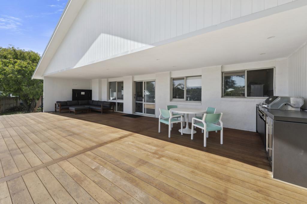 12 FITZJOHNS CT, PORTSEA, VIC 3944