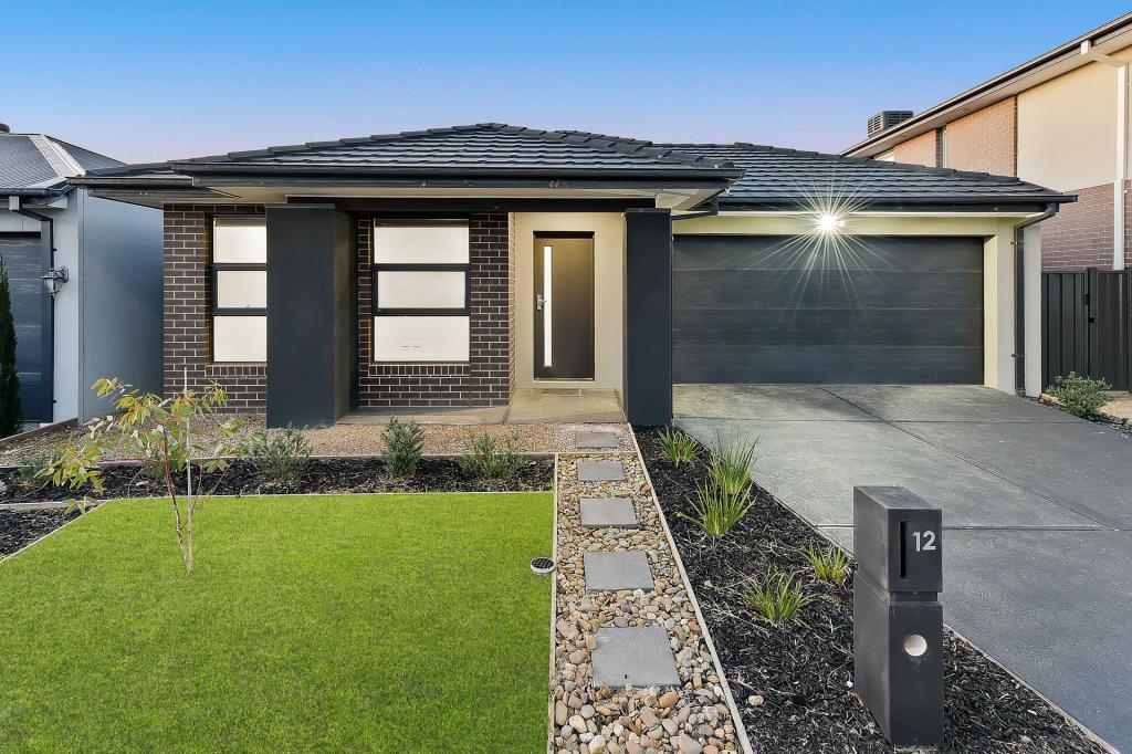 12 VETARA ST, BERWICK, VIC 3806