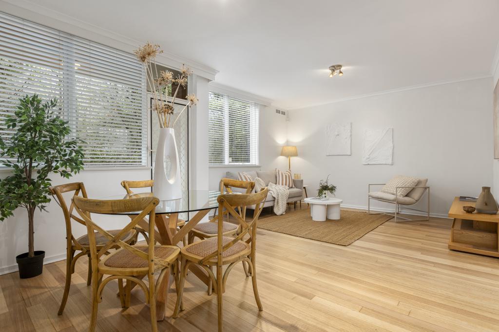 2/11 BROADWAY, ELWOOD, VIC 3184