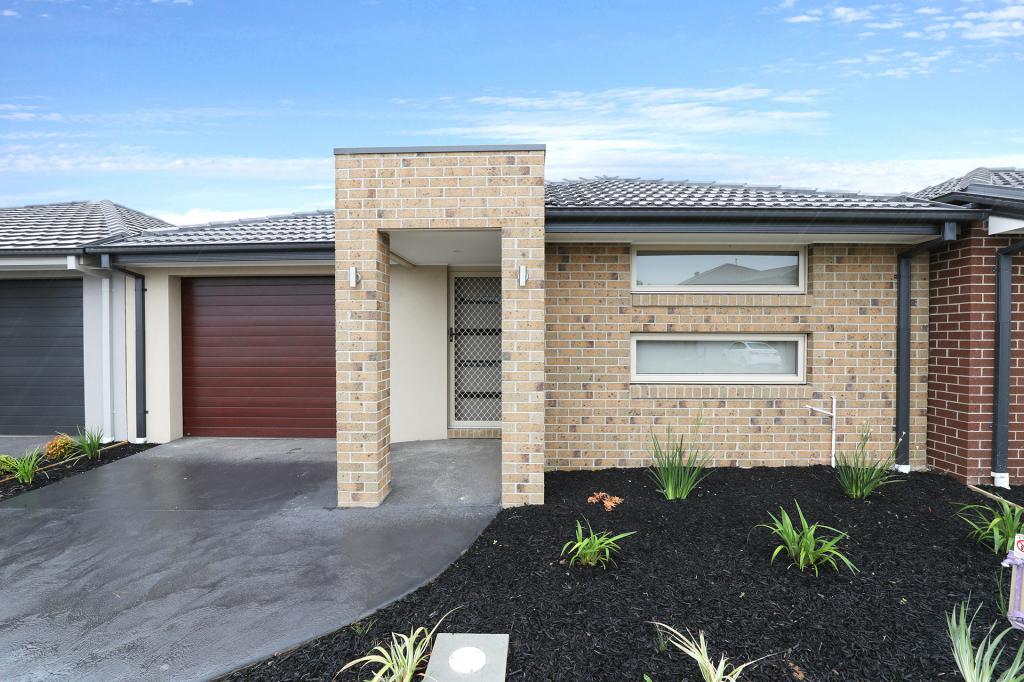 31 Australorp Dr, Clyde North, VIC 3978