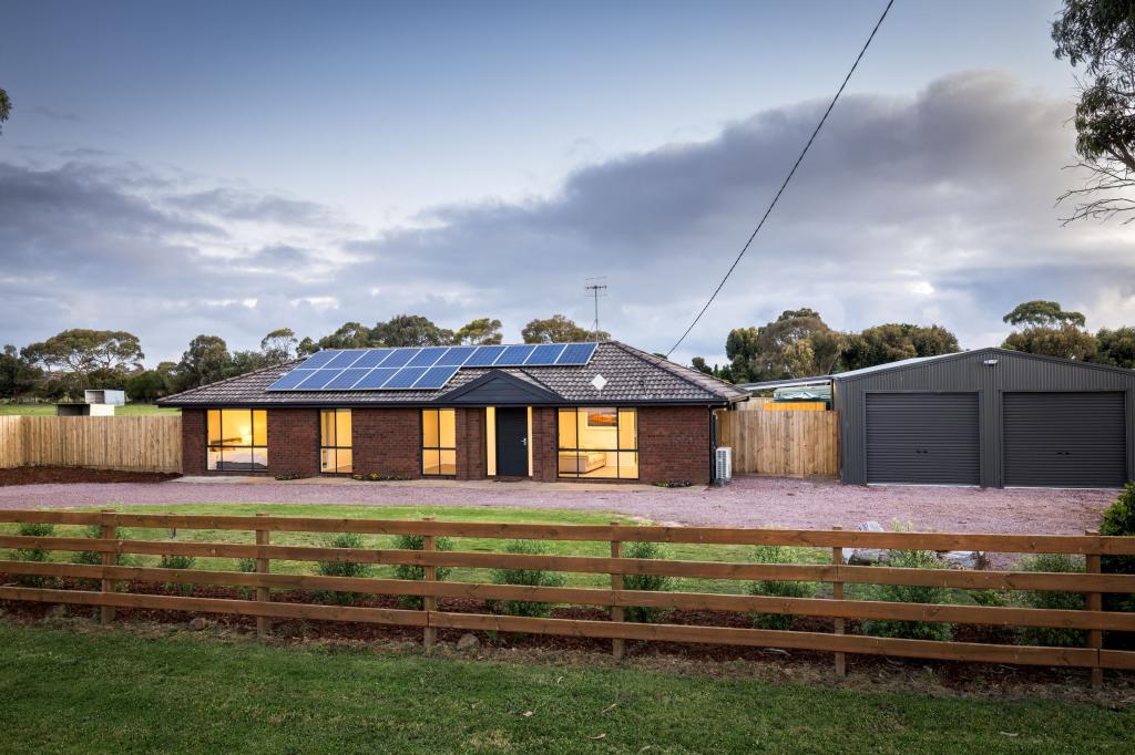 10 Barries Rd, Bushfield, VIC 3281