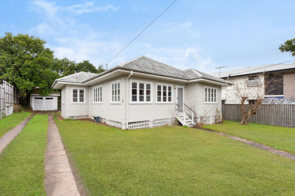105 Dickenson St, Carina, QLD 4152