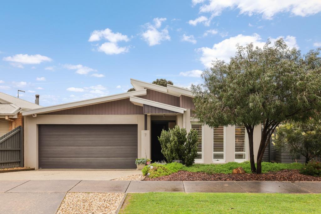 7 Dunes Rd, Cowes, VIC 3922