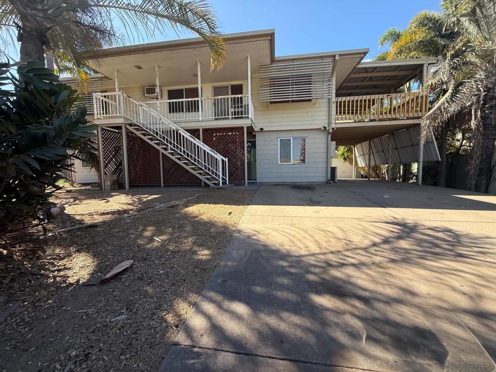 43 YEATES ST, MORANBAH, QLD 4744