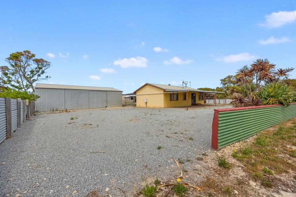 2 Henderson Ct, Mount Dutton Bay, SA 5607