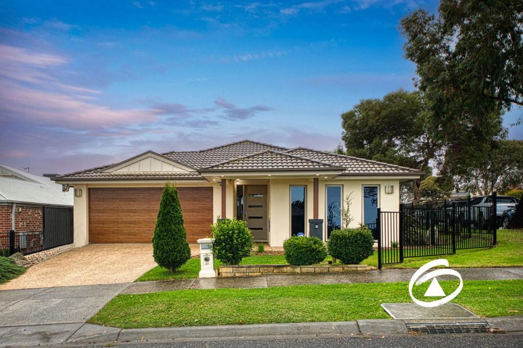 27 Bonneville Pde, Pakenham, VIC 3810