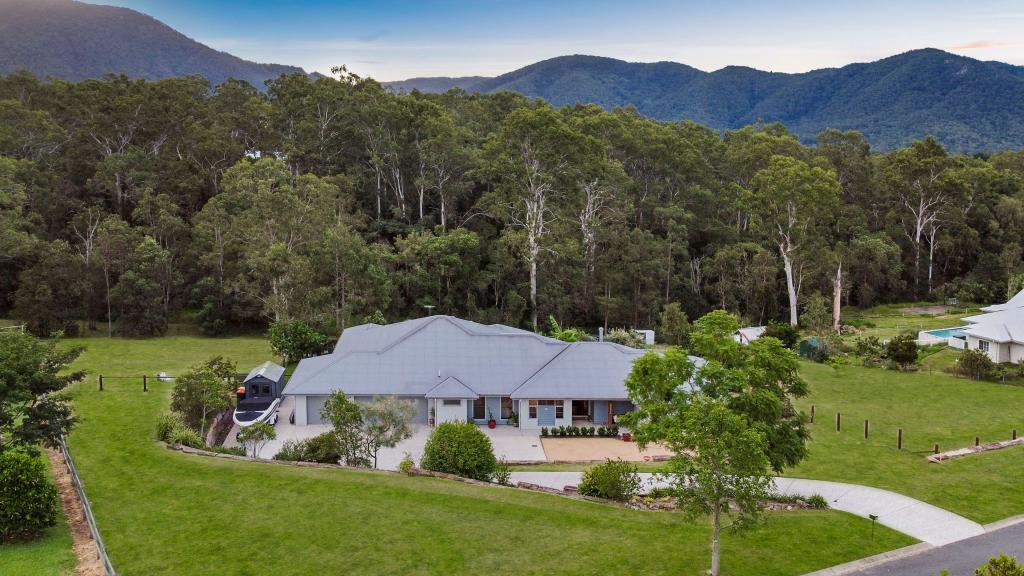 72 Sky Dr, Highvale, QLD 4520