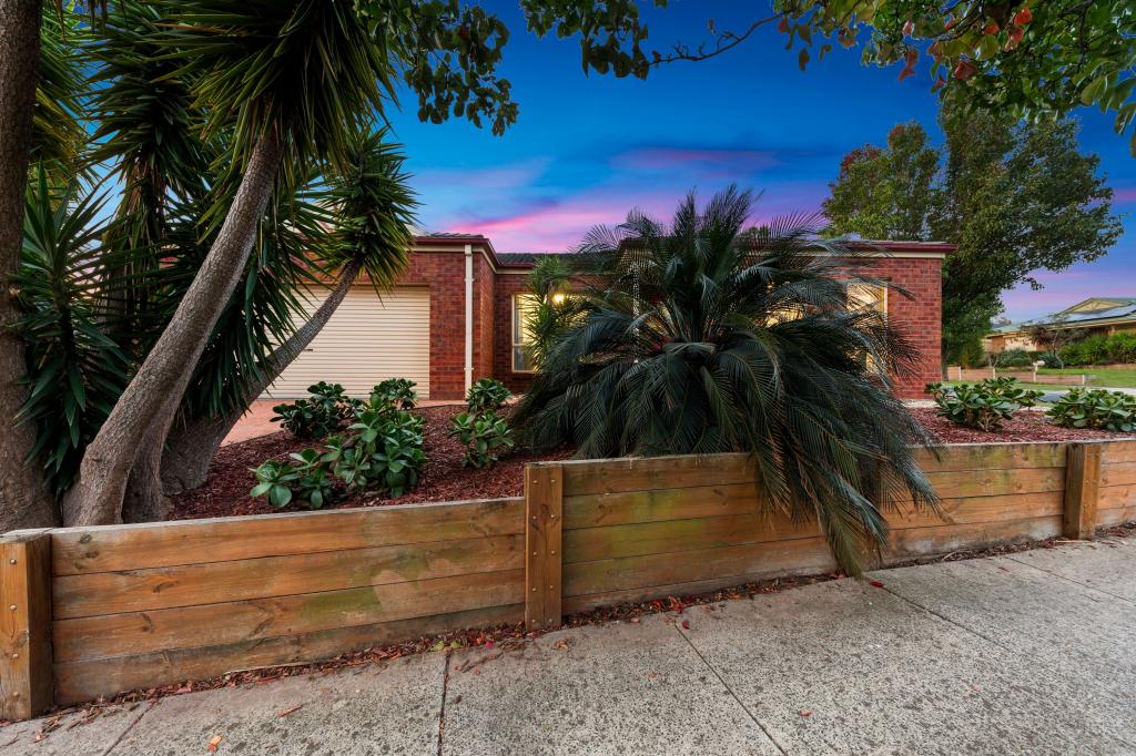 37 EBONY DR, PAKENHAM, VIC 3810