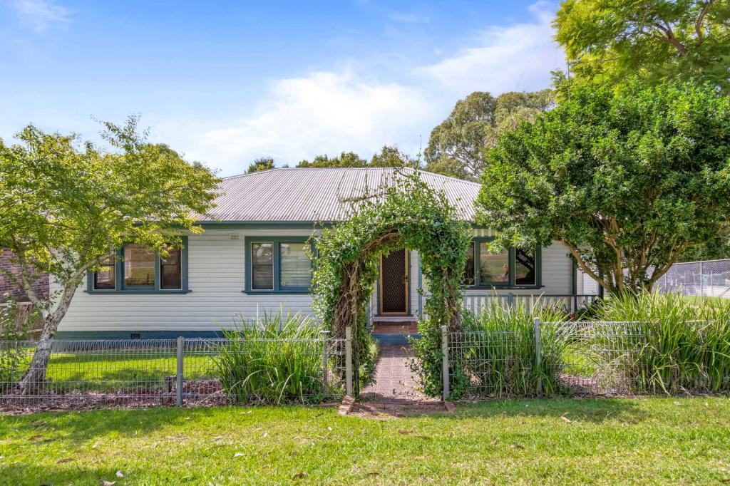 15 Wharf St, Morisset, NSW 2264