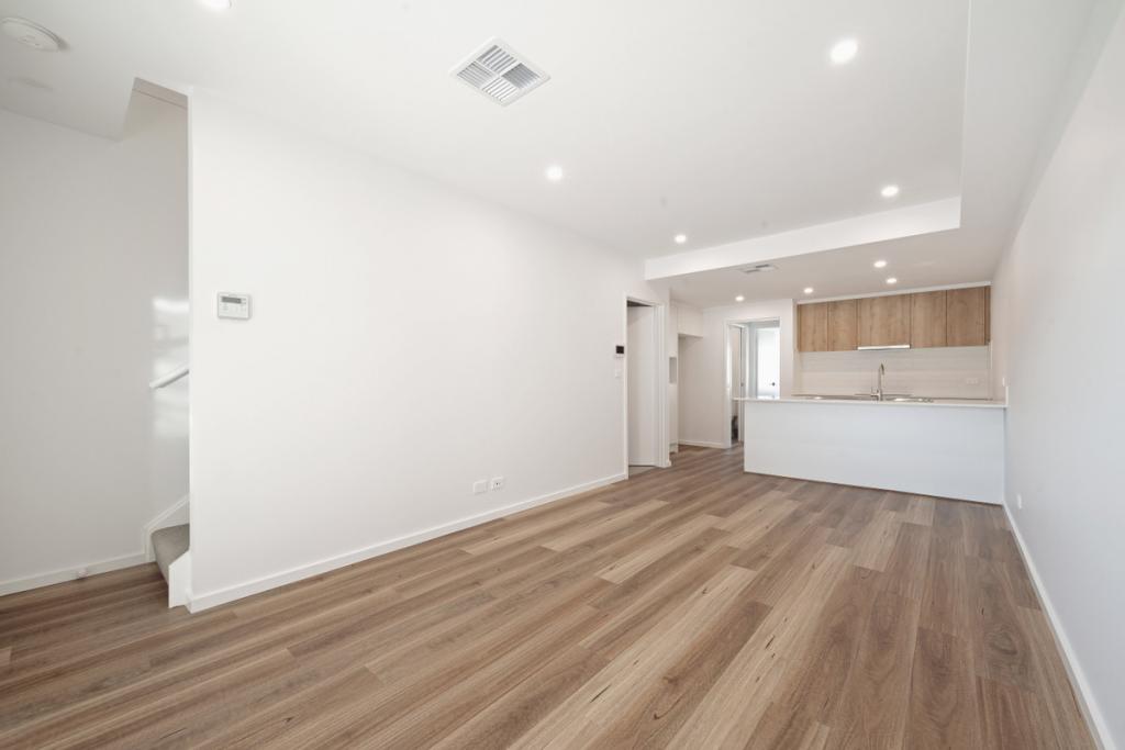 28/2 Cornelius St, Coombs, ACT 2611