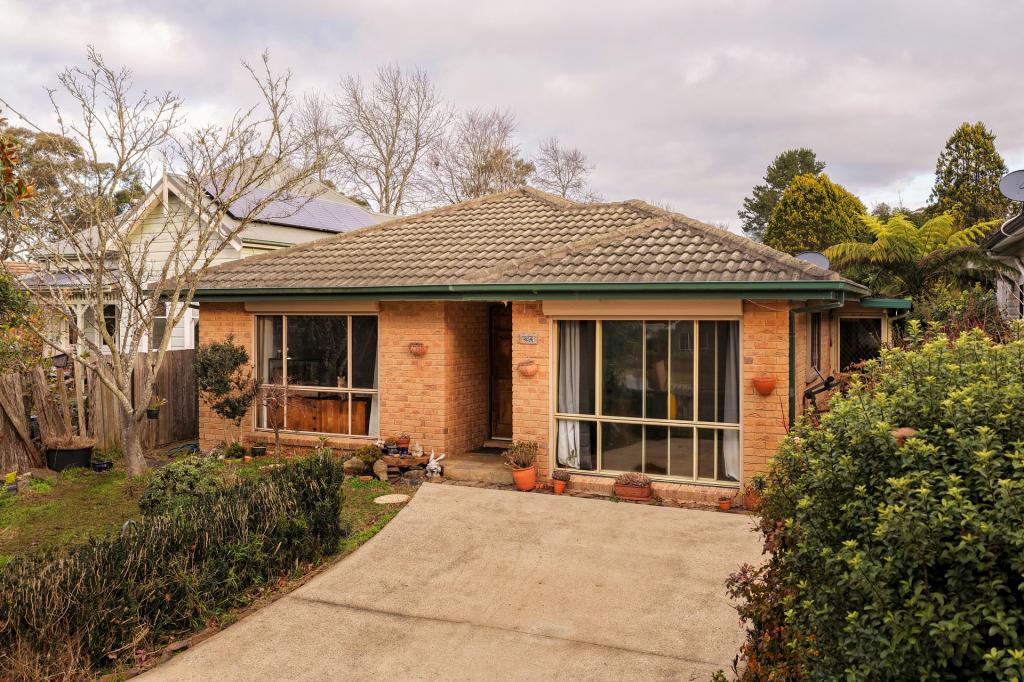 64 Fitzgerald St, Katoomba, NSW 2780