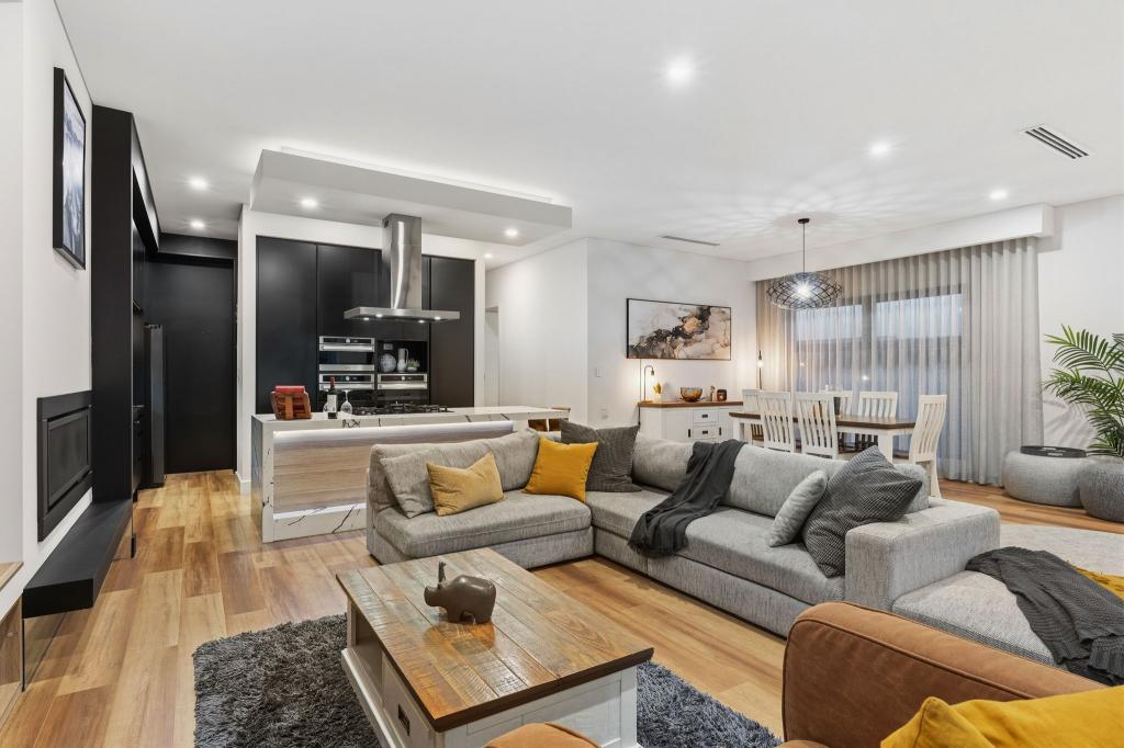 19a The Annie Watt Cct, West Lakes Shore, SA 5020